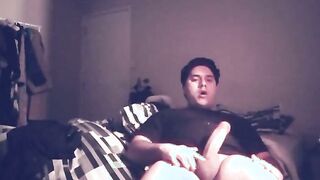 Watch this Maori dude shoot his load in public like a pro!