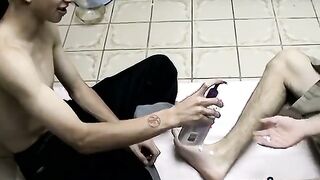 Lad Redneck Deep Throats Baby Batter off of his Homies Toes