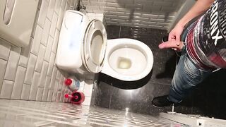 Watch this dude pee in a semi-full salute while flaunting his hotness