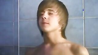 FrancoZry's hot twink takes on a big daddy dick