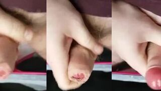 Watch this hung hunk pound and stretch his man rod with a massive stream of jizz