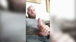 Amateur bear gets a hot creampie from his well-endowed friend