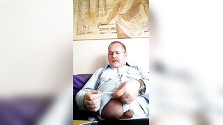 Big Daddy's huge rod makes his amateur babe cum hard