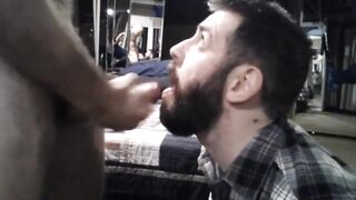 Amateur dude takes on a massive cock and a pretty face for a hot finish