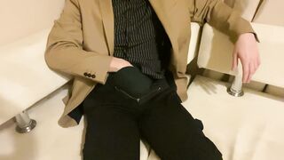 Leonard_w's big cock makes the boss of the pub cum hard at the pub after a hard day at work