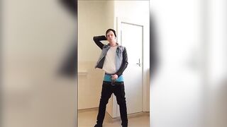 College boy cums hard while jacking off and getting a creampie