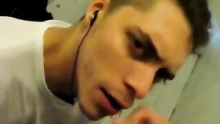Watch this hairy amateur twerk and blow his big dick with a cumshot on his hairy ass