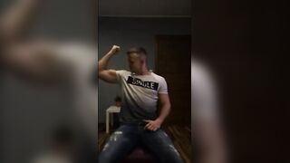 Watch this tattooed hunk give jerk off instructions to a young and hairy fitness hunk
