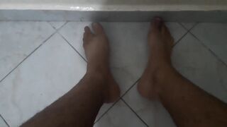 HotmuscleBoy007 enjoys a steamy black massage with cumshot and anal action