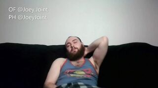 JoeyJoint indulges in steamy solo play while Roomy's away