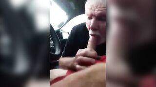 Amateur dude gives a sloppy handjob and swallows a hot load