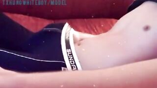 TxHUNGwhiteBOY enjoys getting his big dick sucked and jizzed on in a steamy handjob