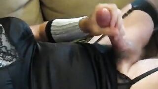 Amateur dude gets off with his big dick & hand in panties - Homo action!