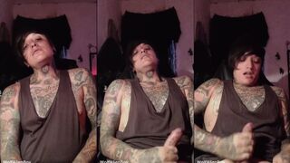 UBER-SEO: Inked Honey milks off a big dicked guy with his tight ass