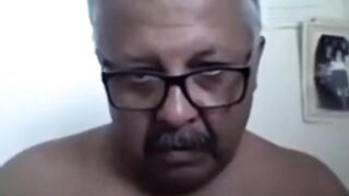 Amateur stud goes wild with his big, young dick in SENHOR 2