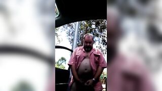 Watch this hung stud stroke his big dick and jerk off in the park with a cumshot