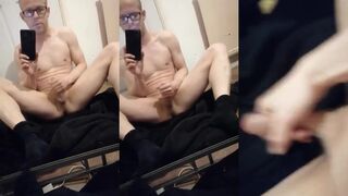 Watch the ultimate HD video of a solo male getting off with socks on and feet in the air