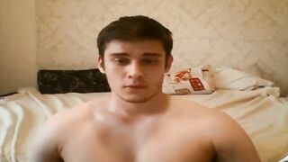 Check out this cute babe's perfect ass and face on webcam