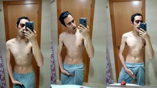 Sparrow_Sparrow dominates and teases his testicles in hot amateur video