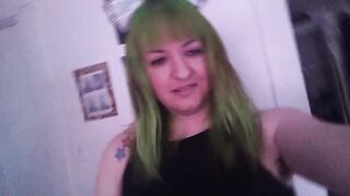 Pixie Catgurl dominates Cheeseburger with a rough handjob and messy cumshot