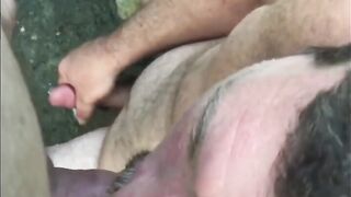 Amateur dude gets a cumshot after outdoor cocksucking with a hung hunk