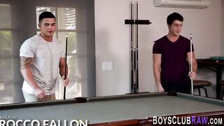Amateurs 3way without a condom